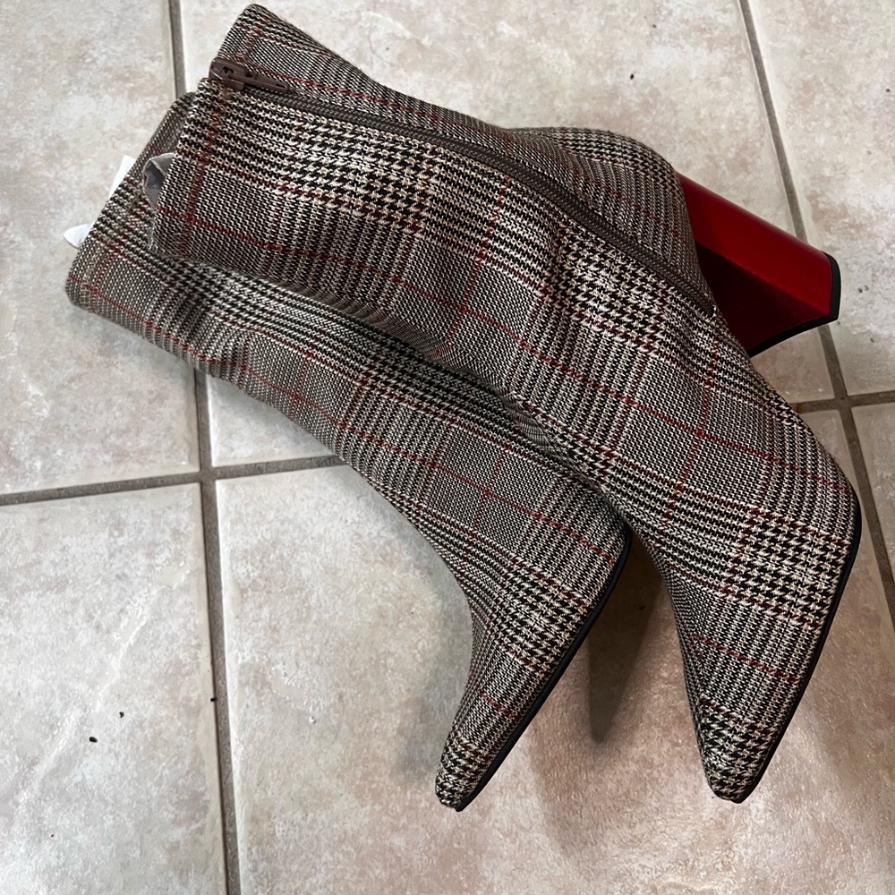 Jeffrey Campbell Women’s Siren Plaid Bootie Size 9.5